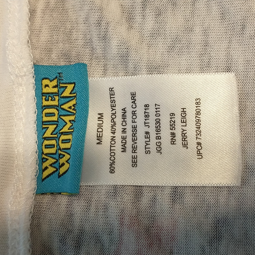 Wonder Woman T-Shirt - Picture 5 of 5